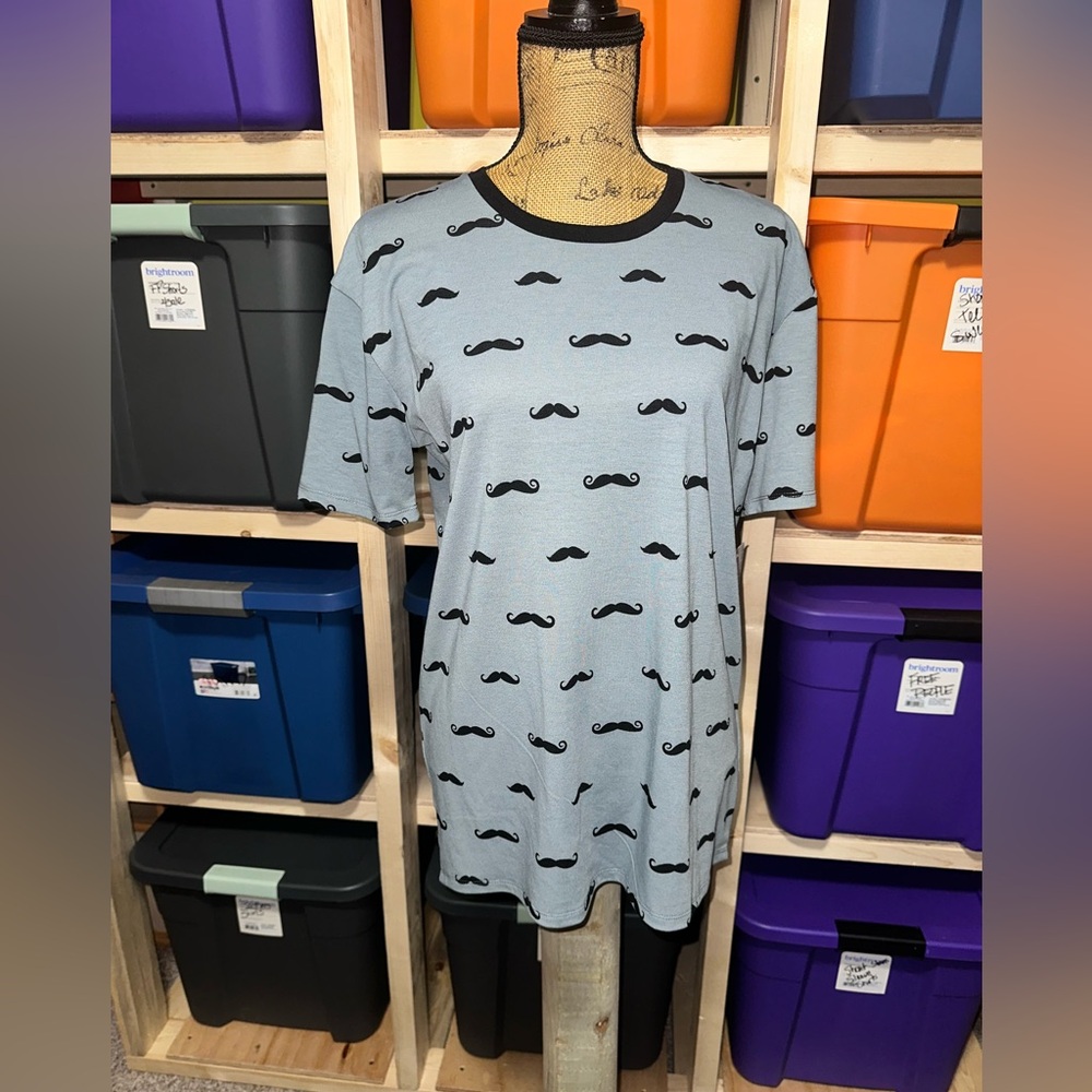 LULAROE 🥸Men's Gray Moustache Print T-Shirt